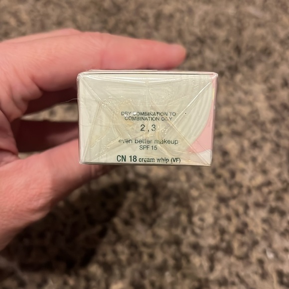 Clinique even better makeup broad spectrum SPF15 evens and corrects 1floz 30ml - Picture 6 of 6